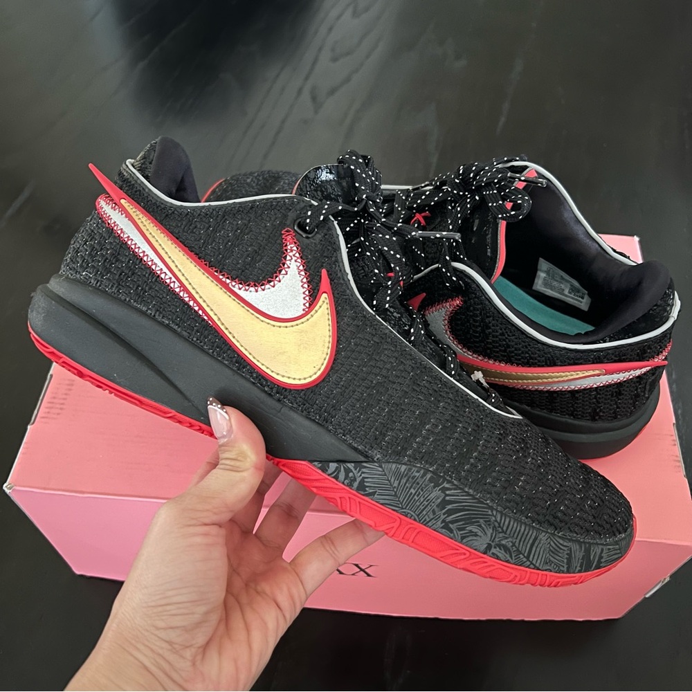 ✔️New✔️ NIKE LeBron 20 Miami Heat - Picture 3 of 11